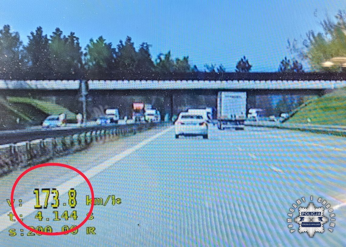 Brawurowa jazda 21-latka na autostradzie A4. Nie miał prawa jazdy