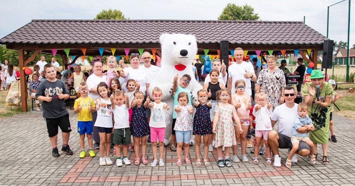 Całe rodziny bawiły się na pikniku w Rożniątowie