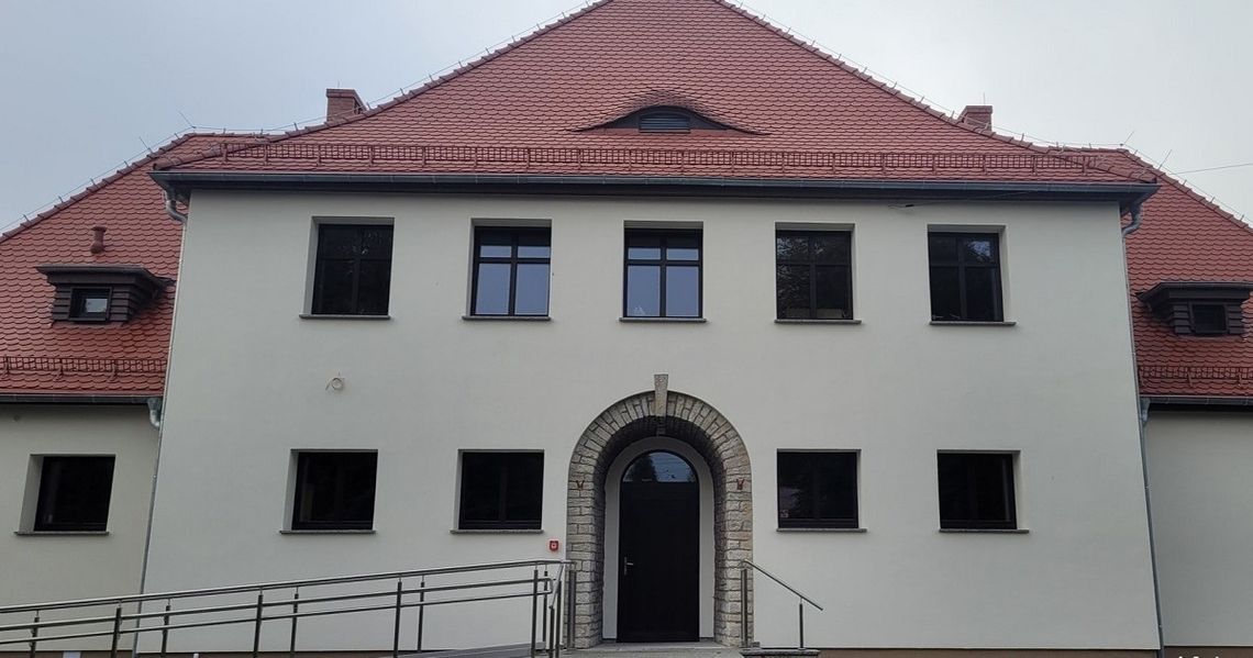 Dawna szkoła w Gąsiorowicach zmieniła oblicze Dawna szkoła w Gąsiorowicach zmieniła oblicze