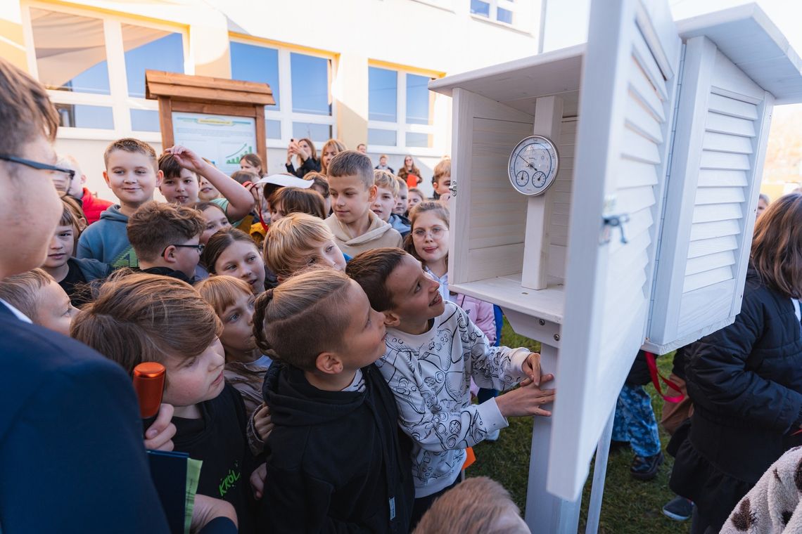 Zyskali klasę na świeżym powietrzu. To pierwsze takie miejsce w gminie Ujazd Zyskali klasę na świeżym powietrzu. To pierwsze takie miejsce w gminie Ujazd