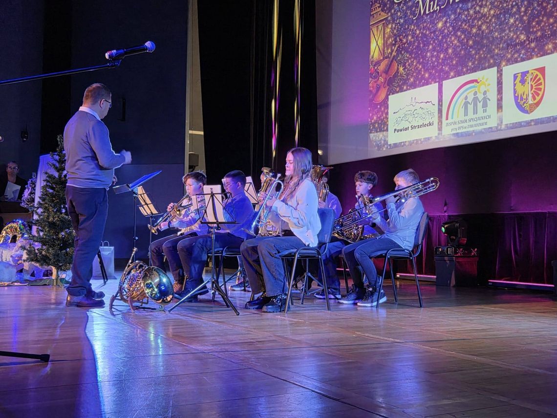 Przegląd Kolęd i Pastorałek w Zawadzkiem. Uczniowie popisali się talentami