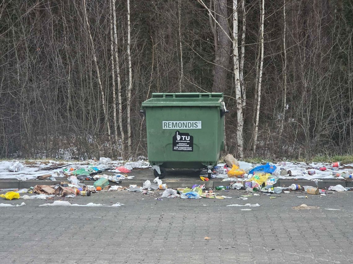 To miejsce tonie w śmieciach. Czy fotopułapki odstraszą śmieciarzy?