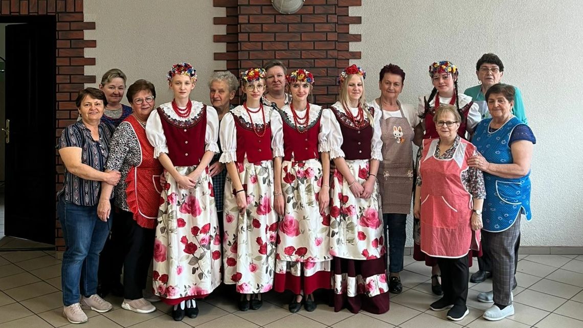 W Kadłubie tradycja darcia pierza wciąż żyje. Młodzi uczą się od starszych