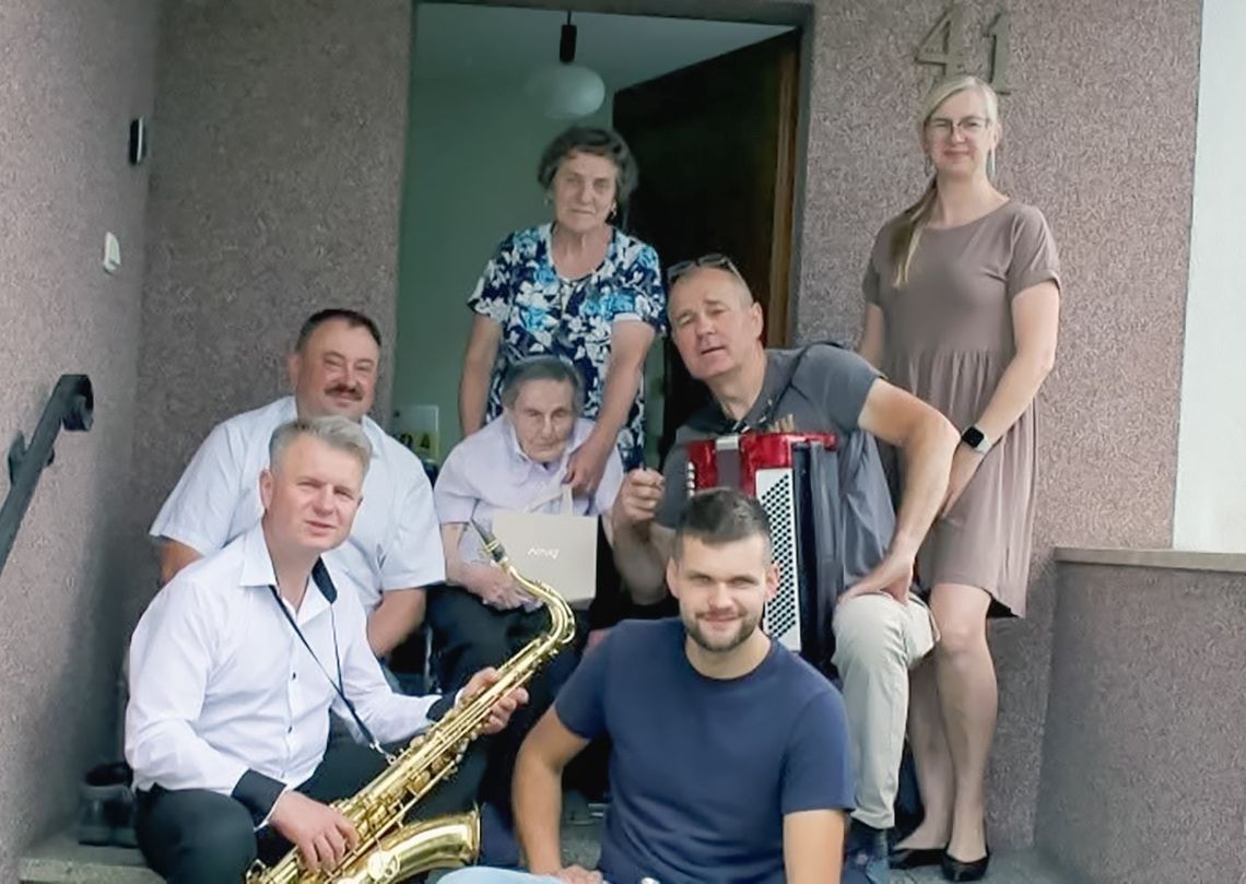 Wyjątkowy jubileusz w Szymiszowie-Osiedlu. Pani Maria skończyła 102 lata Wyjątkowy jubileusz w Szymiszowie-Osiedlu. Pani Maria skończyła 102 lata