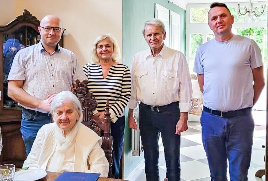 Z najlepszymi życzeniami. Mieszkanki gminy Jemielnica świętowały Z najlepszymi życzeniami. Mieszkanki gminy Jemielnica świętowały