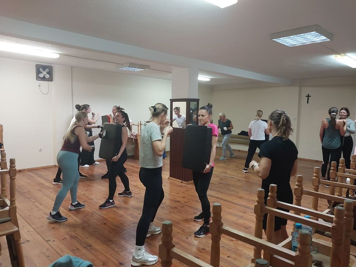 Aktywna jesień kobiet z Rozmierzy. Ćwiczą, uczą się i rozwijają pasje