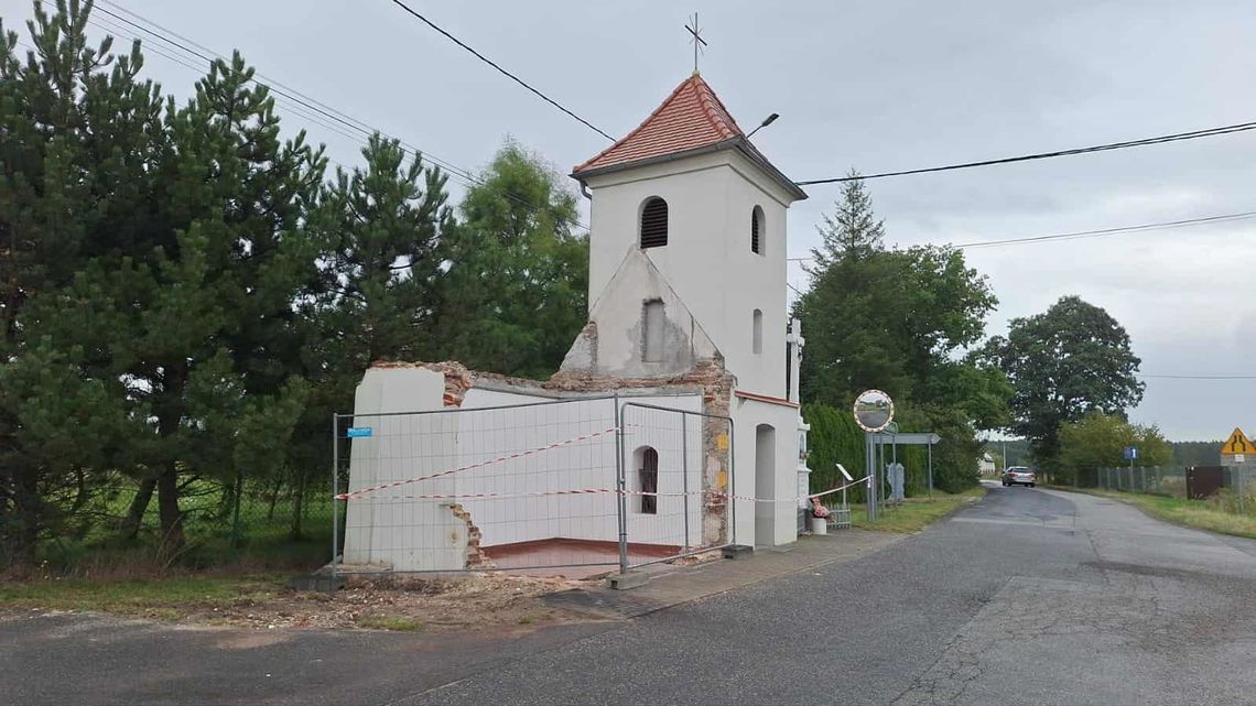 Kapliczka w Spóroku runęła po wypadku. Mieszkańcy zapowiadają odbudowę