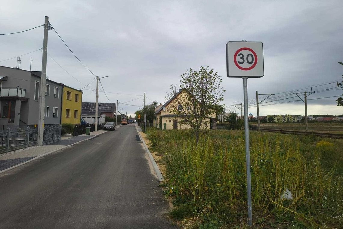 Zmiany na drogach w Zawadzkiem. Tędy trzeba jechać wolniej