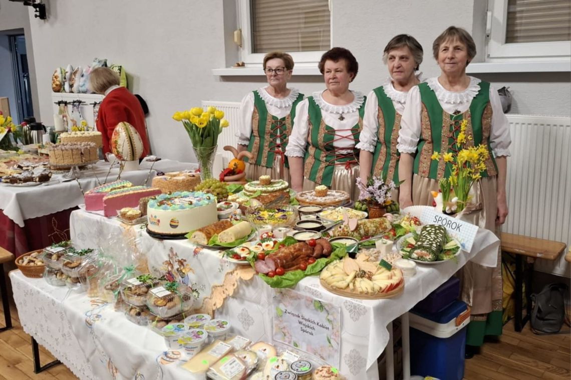 Panie ze Spóroka zaprezentowały swój stół wielkanocny. Przyrządziły same pyszności Panie ze Spóroka zaprezentowały swój stół wielkanocny. Przyrządziły same pyszności