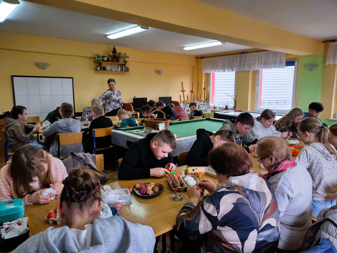 Warsztaty w Kadłubie - kroszonki połączyły pokolenia Warsztaty w Kadłubie - kroszonki połączyły pokolenia