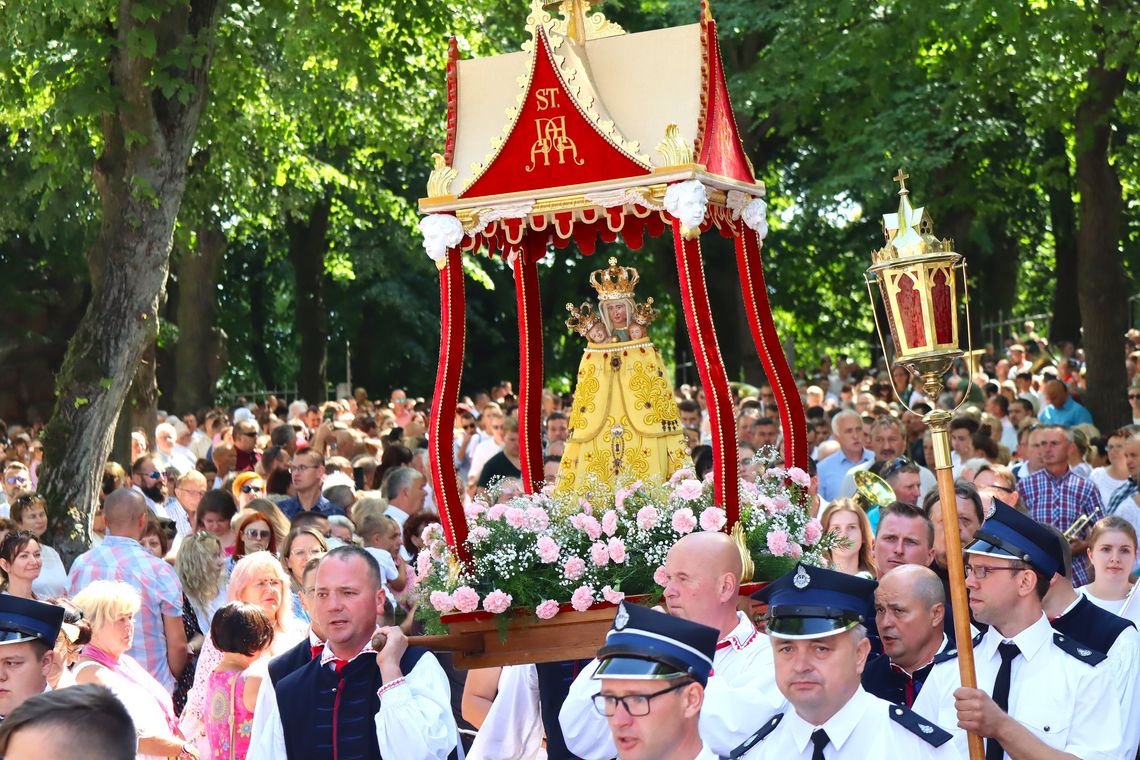 Święta Anno, witam Cię! Historia figury czczonej od wieków Święta Anno, witam Cię! Historia figury czczonej od wieków