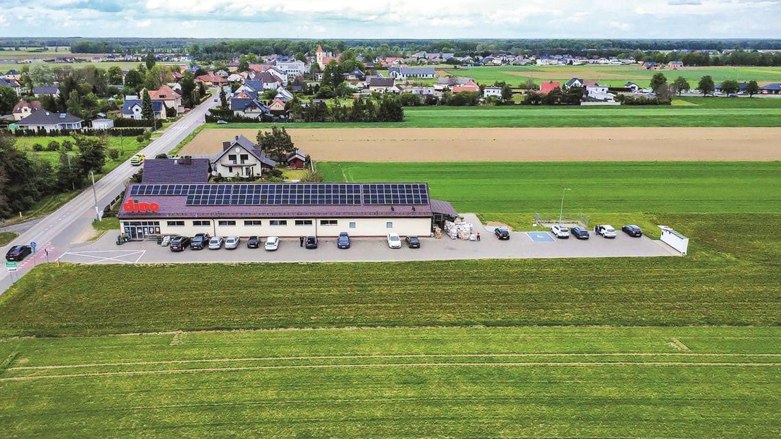 Długi spacer do marketu Dino w Izbicku. "Czuję się dyskryminowana"