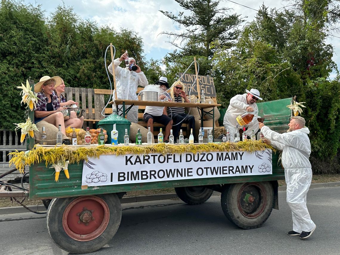 Dożynki gminne w Ujeździe. Ale był korowód i impreza!