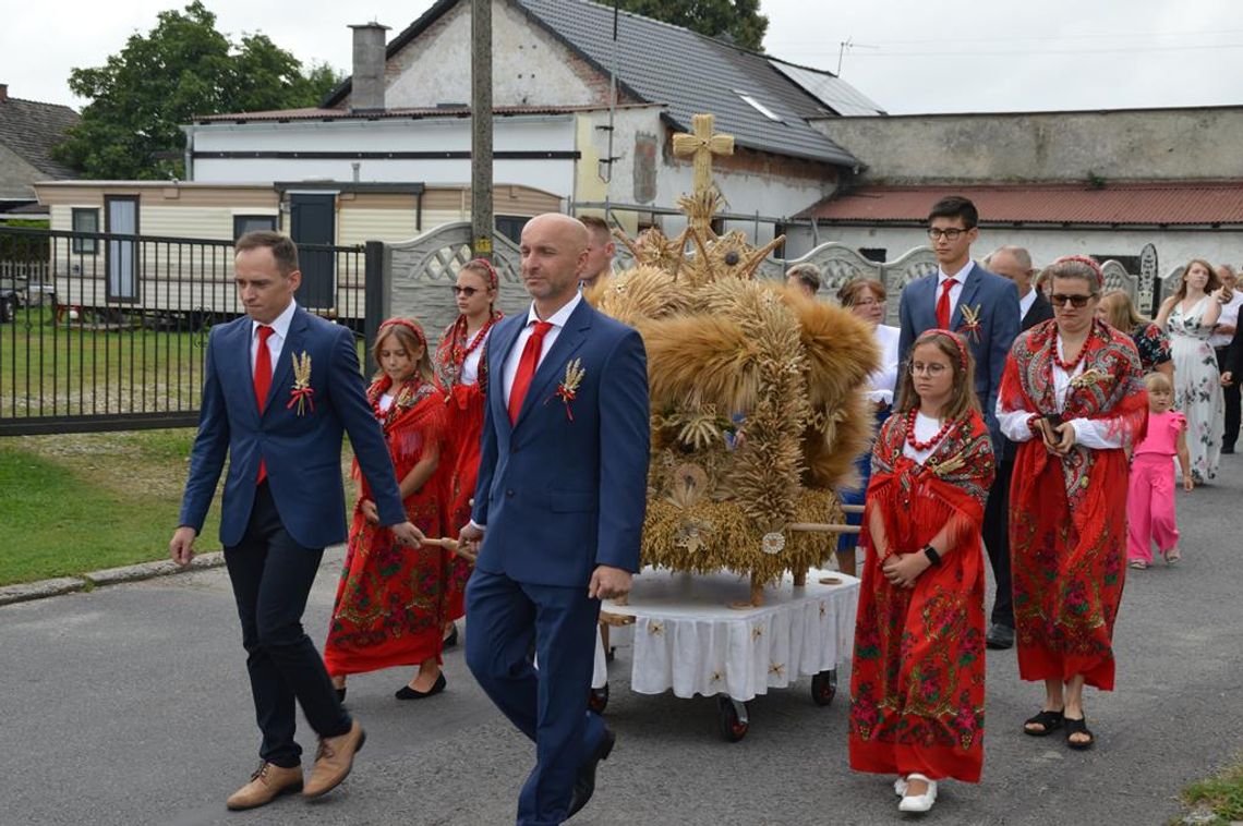 Dożynki sołeckie w Dziewkowicach. Mieszkańcy dziękowali za plony