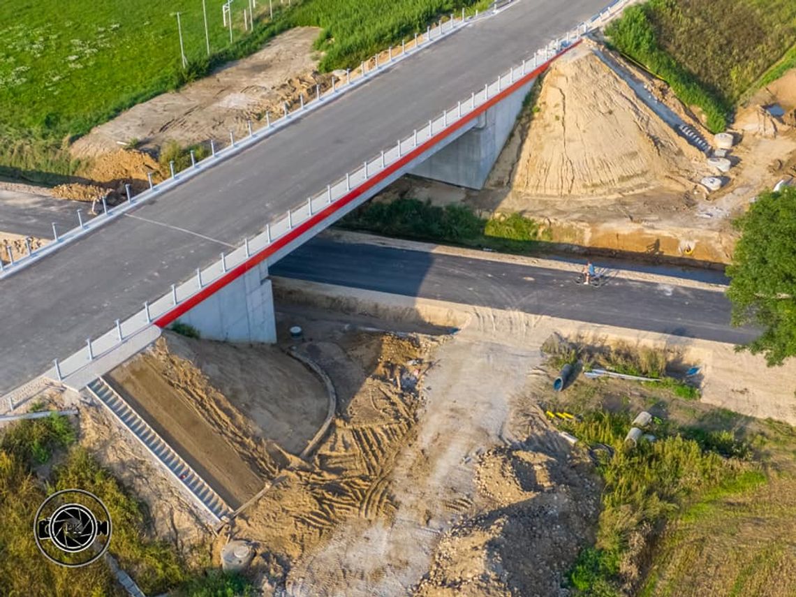 Droga pomiędzy Ujazdem a Starym Ujazdem będzie otwarta. Kiedy przywrócą ruch?