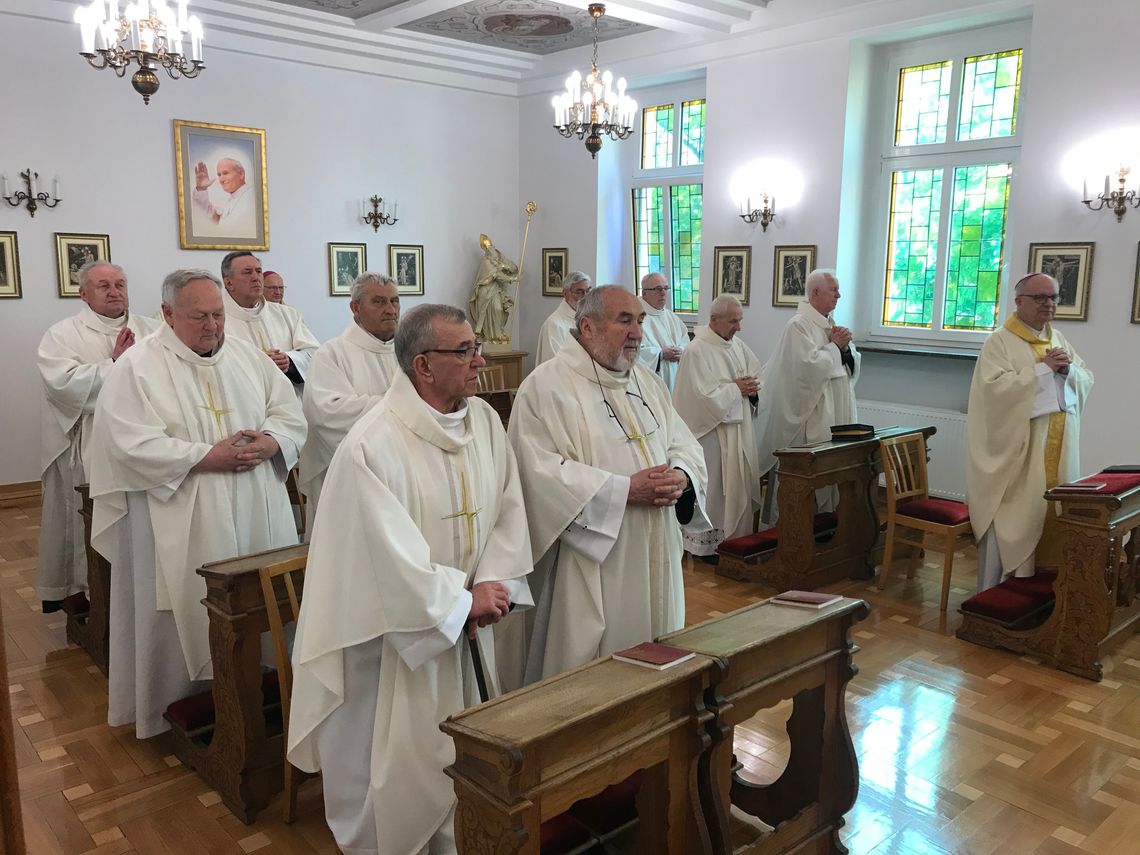 Duchowni wyświęceni w 1972 roku świętowali 50-lecie kapłaństwa