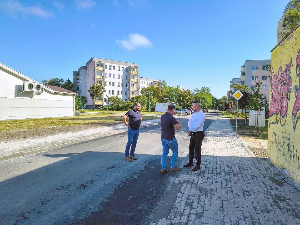 Dwie inwestycje drogowe w gminie Zawadzkie zakończone