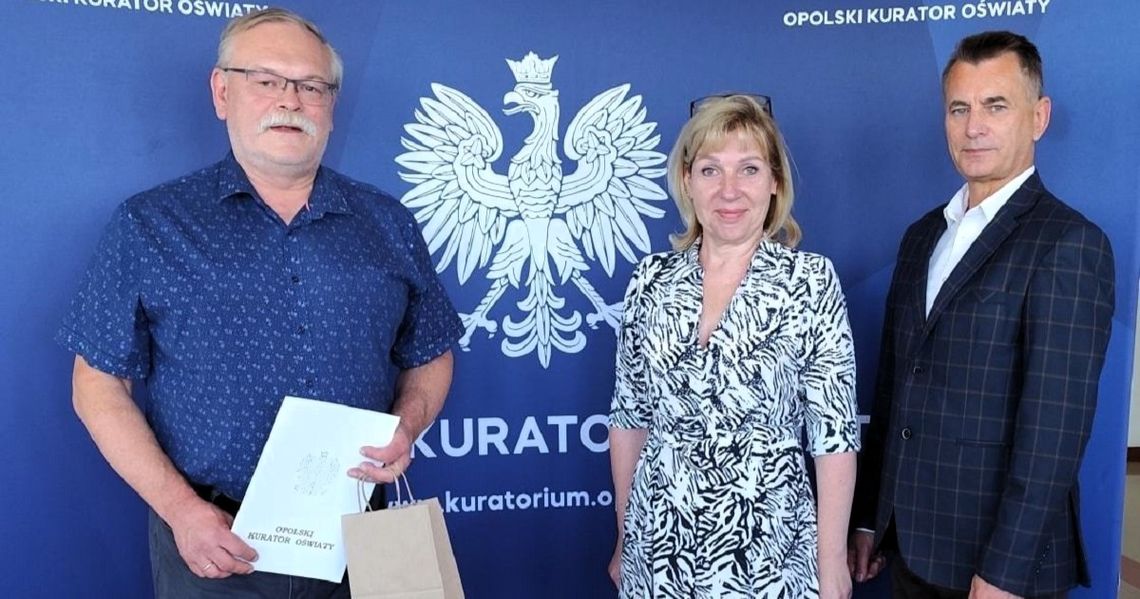 Dyrektor ZSP w Zawadzkiem został doceniony za swoją pracę