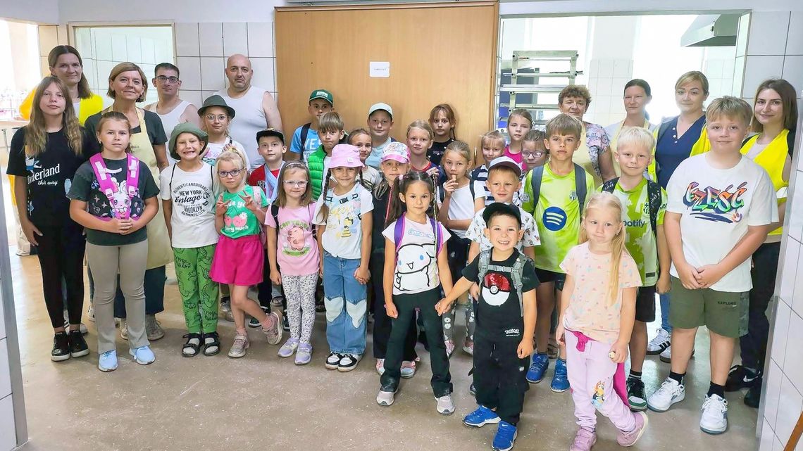 Dzieci razem z dorosłymi odkrywają rzemieślnicze zawody