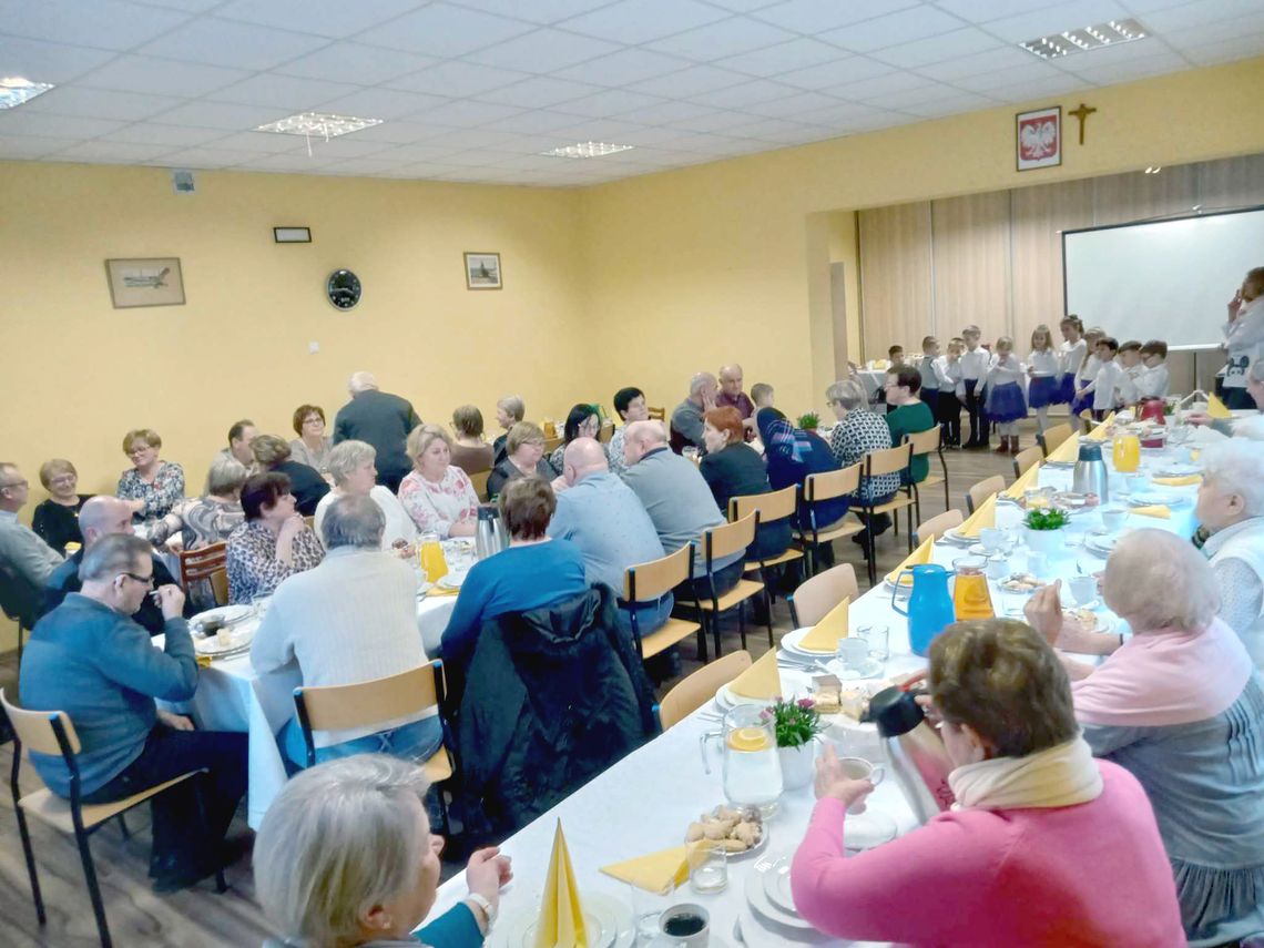 Dzień Babci i Dziadka to było wyjątkowe popołudnie dla seniorów z Osieku