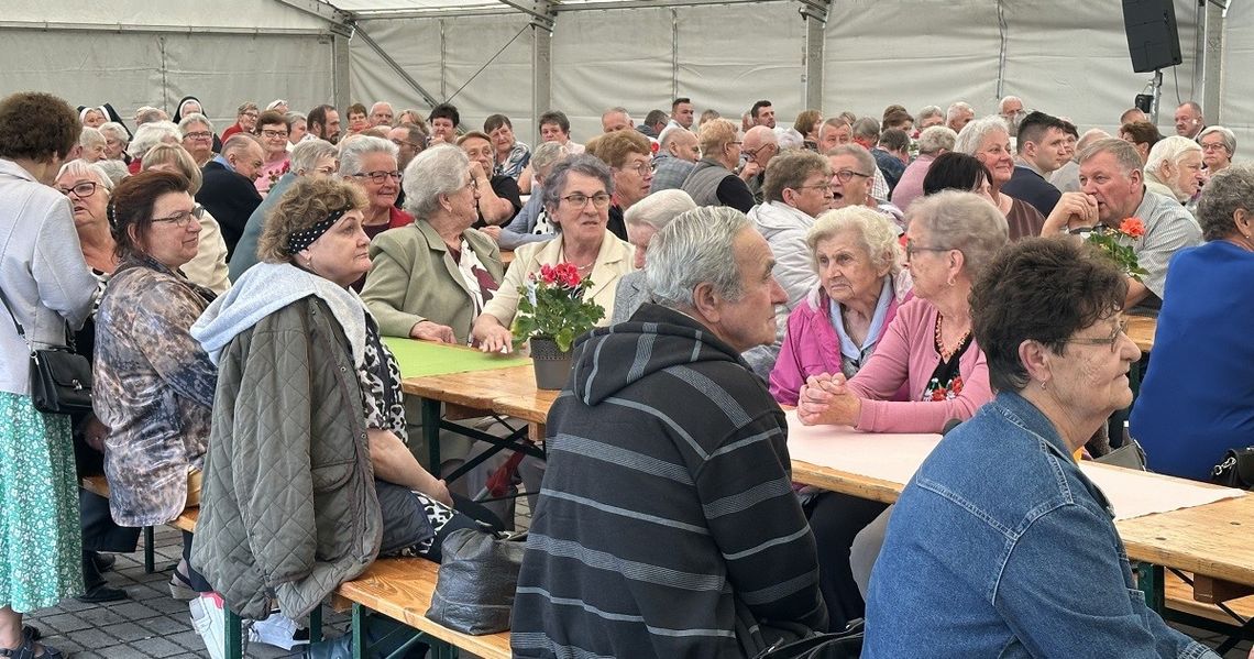 Dzień Seniora w gminie Leśnica. Była wspólna biesiada i dobra zabawa