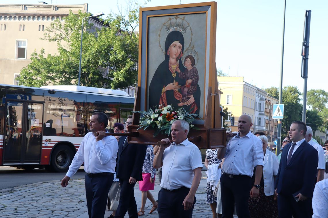 Niedzielny odpust Matki Bożej Opolskiej. Obchody trwają od soboty wieczorem