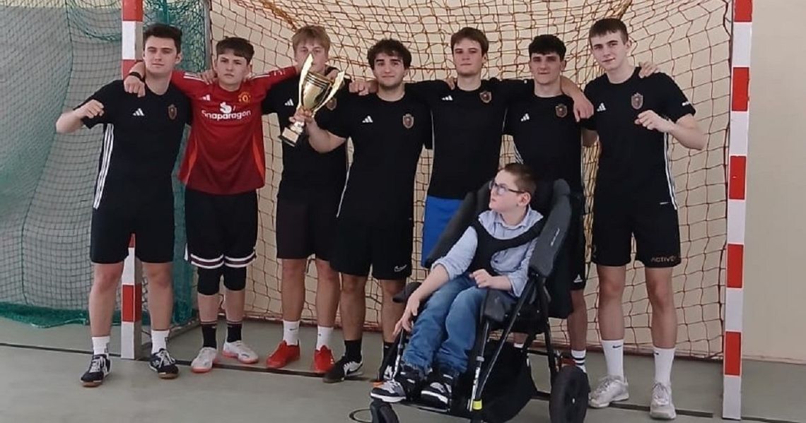 Uczniowie "Broniewskiego" zjednoczyli siły dla Karolka Uczniowie "Broniewskiego" zjednoczyli siły dla Karolka