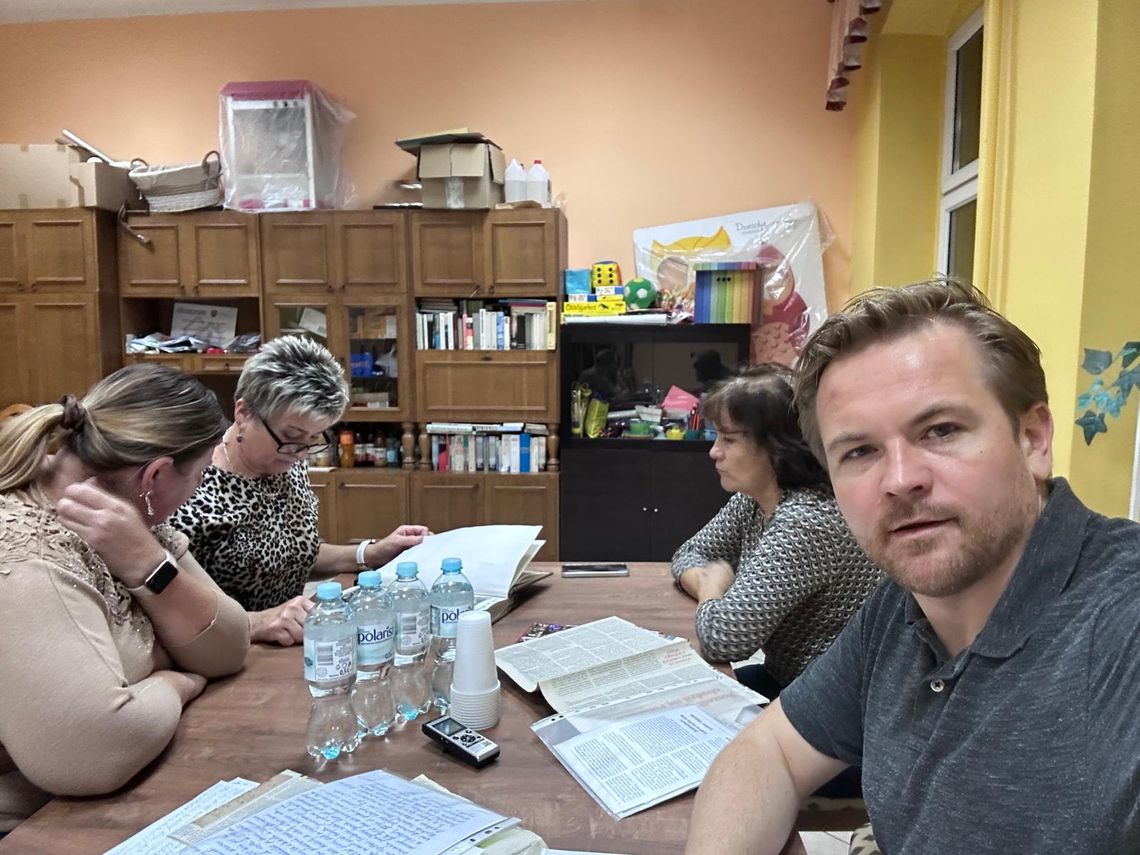 Działacze z Rożniątowa reaktywowali lokalną gazetkę. Piszą po śląsku! Działacze z Rożniątowa reaktywowali lokalną gazetkę. Piszą po śląsku!