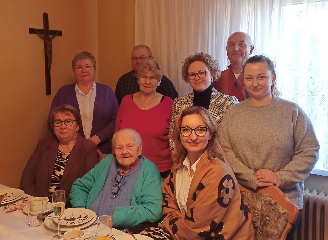 Piękny jubileusz w Krośnicy. Pani Maria świętowała 101. urodziny Piękny jubileusz w Krośnicy. Pani Maria świętowała 101. urodziny