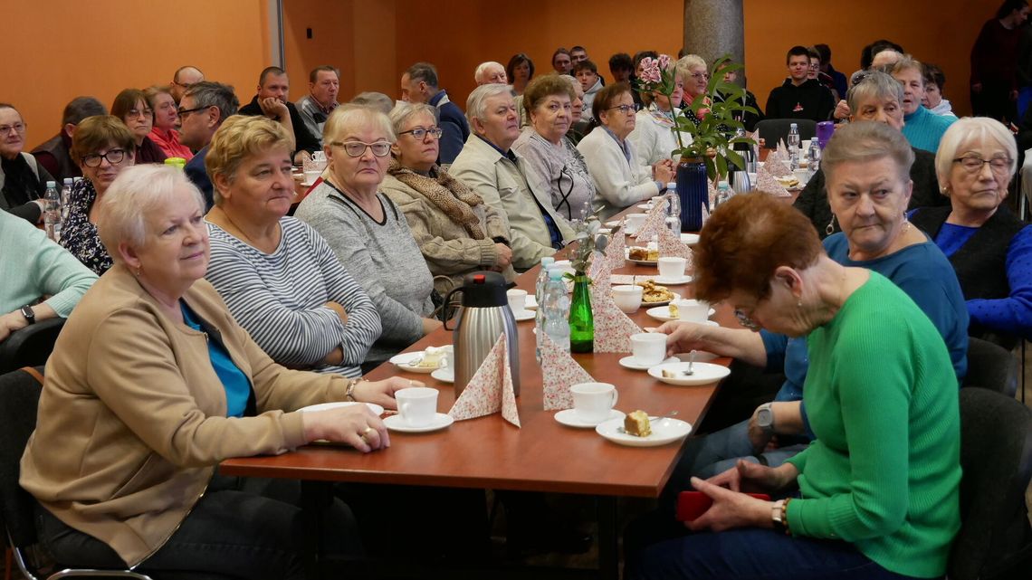Jak nie dać się oszukać? Mieszkańcy uczyli się tego przy kawie