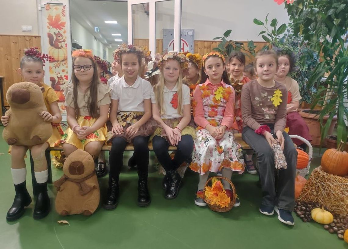 Jesień w poezji i piosence. Doroczny konkurs w Izbicku Jesień w poezji i piosence. Doroczny konkurs w Izbicku