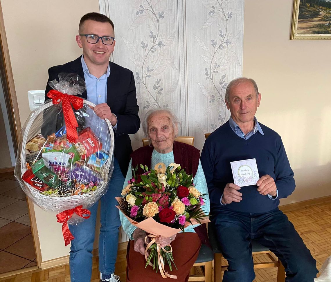 Urodziny najstarszej mieszkanki Niwek. Pani Jadwiga świętowała 97. urodziny
