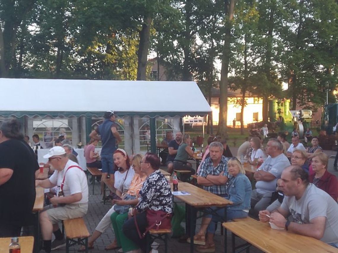 Kiermasz smaków w Zawadzkiem. Mieszkańcy degustowali i świetnie się bawili