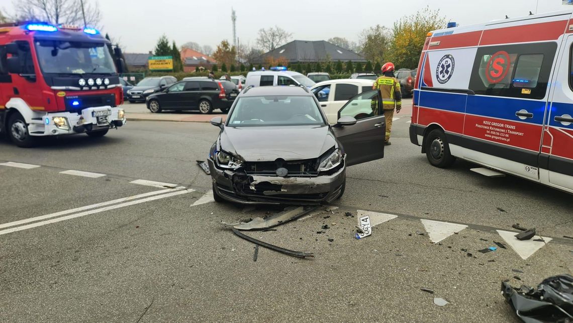 Zderzenie osobówek w Strzelcach Opolskich. Sprawca wymusił pierwszeństwo