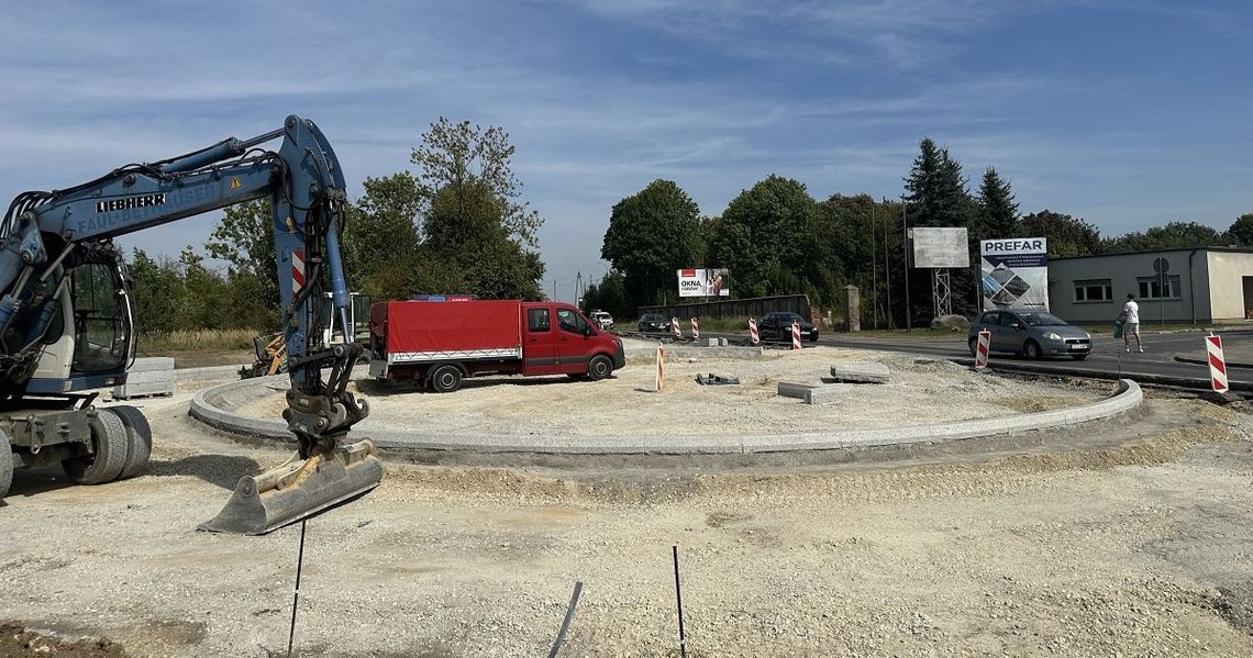 Budowa ronda w Strzelcach Opolskich paraliżuje ruch. Kierowcy są wściekli