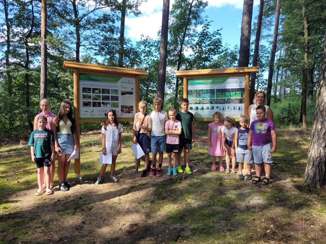 Barut odkrywa tajemnice lasu. Powstała nowa ścieżka edukacyjna Barut odkrywa tajemnice lasu. Powstała nowa ścieżka edukacyjna
