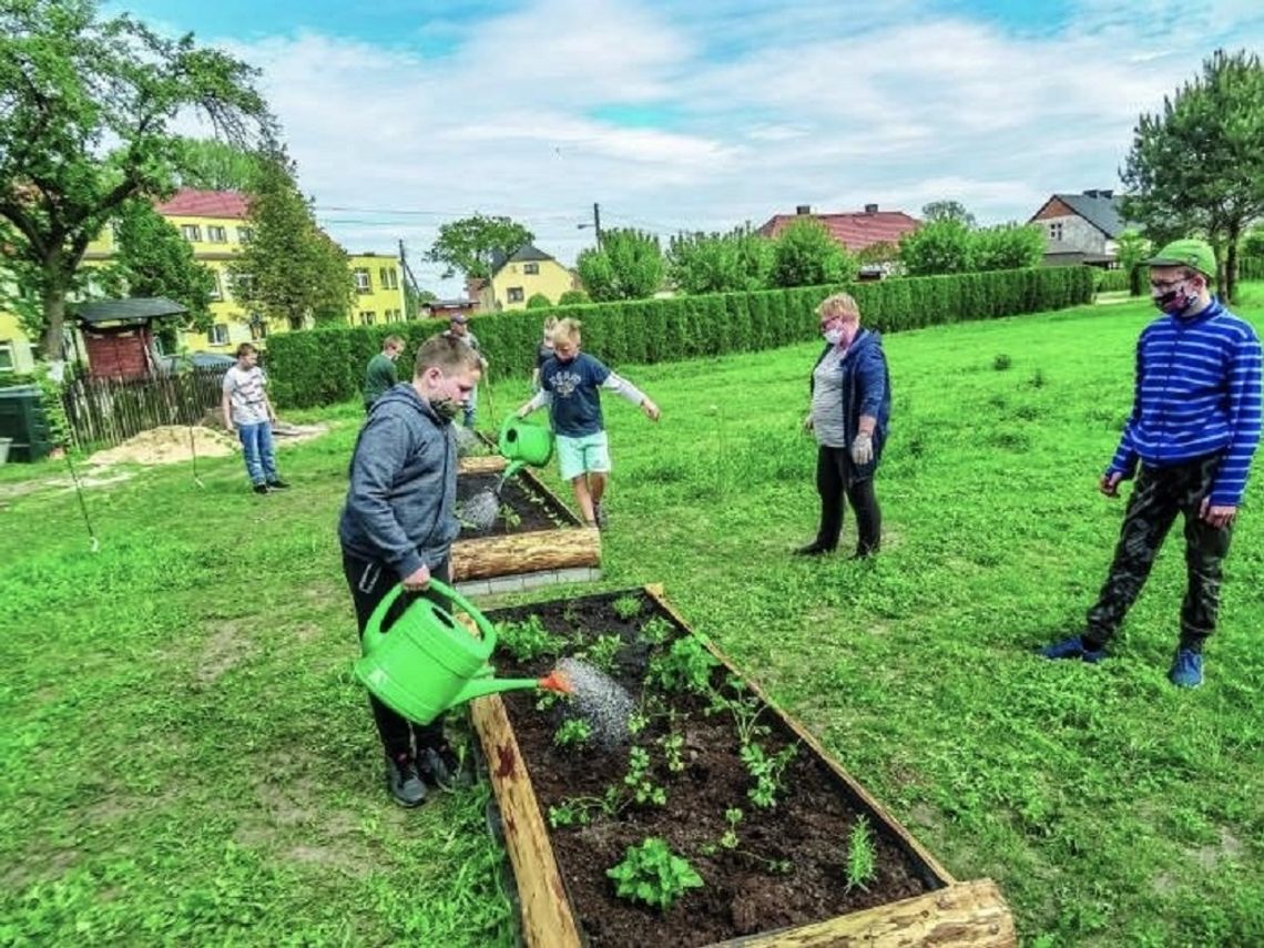 Kolejne pieniądze na wsparcie wiosek - m.in. 5 mln zł na drogi dojazdowe do pól Kolejne pieniądze na wsparcie wiosek - m.in. 5 mln zł na drogi dojazdowe do pól