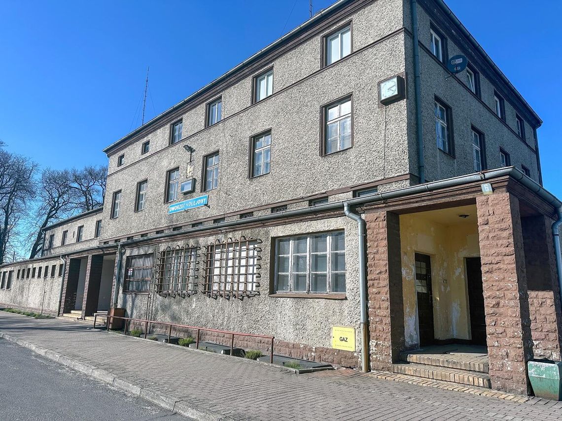 Koniec wstydu - dworzec w Strzelcach Opolskich przejdzie remont Koniec wstydu - dworzec w Strzelcach Opolskich przejdzie remont