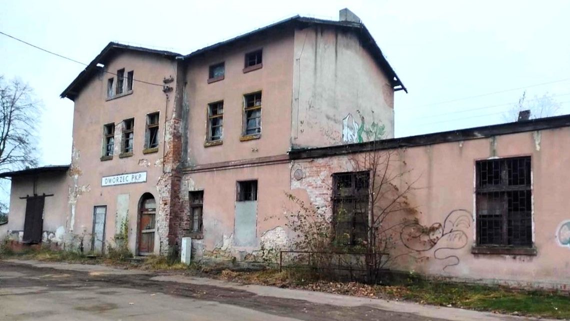 Kontrowersje wokół bezpieczeństwa dworca. "Gdzie jest ogrodzenie?"