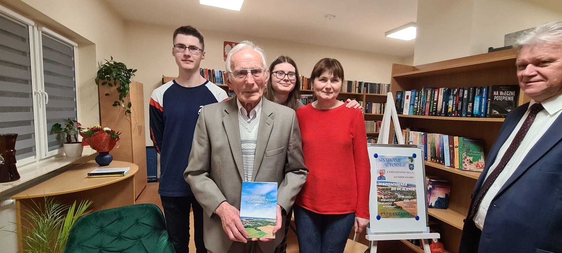Krzysztof Ralla z Otmic ma 92 lata i napisał swoją pierwszą książkę