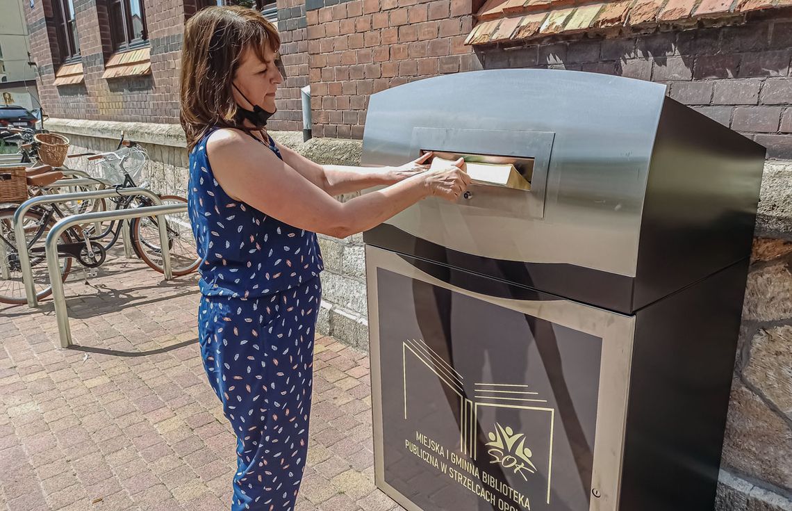 Książkę wrzuć przed biblioteką Książkę wrzuć przed biblioteką