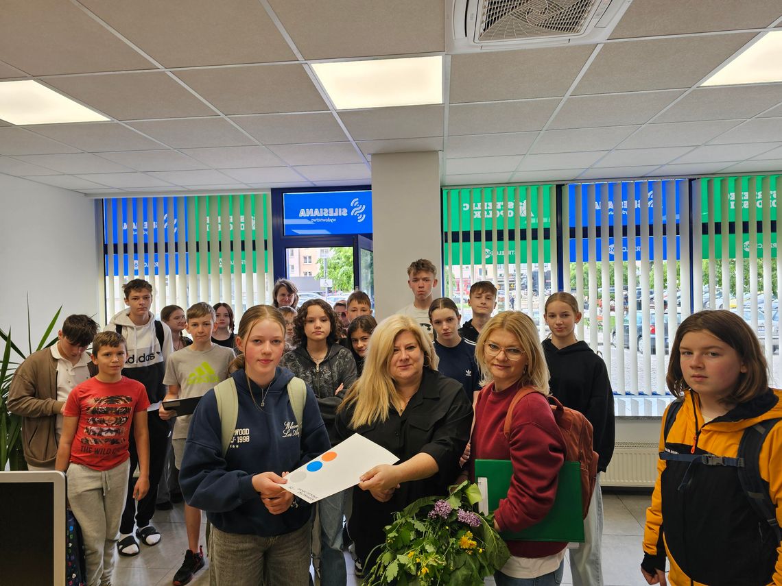 Gra terenowa w Strzelcach Opolskich. Młodzież odwiedziła też naszą redakcję