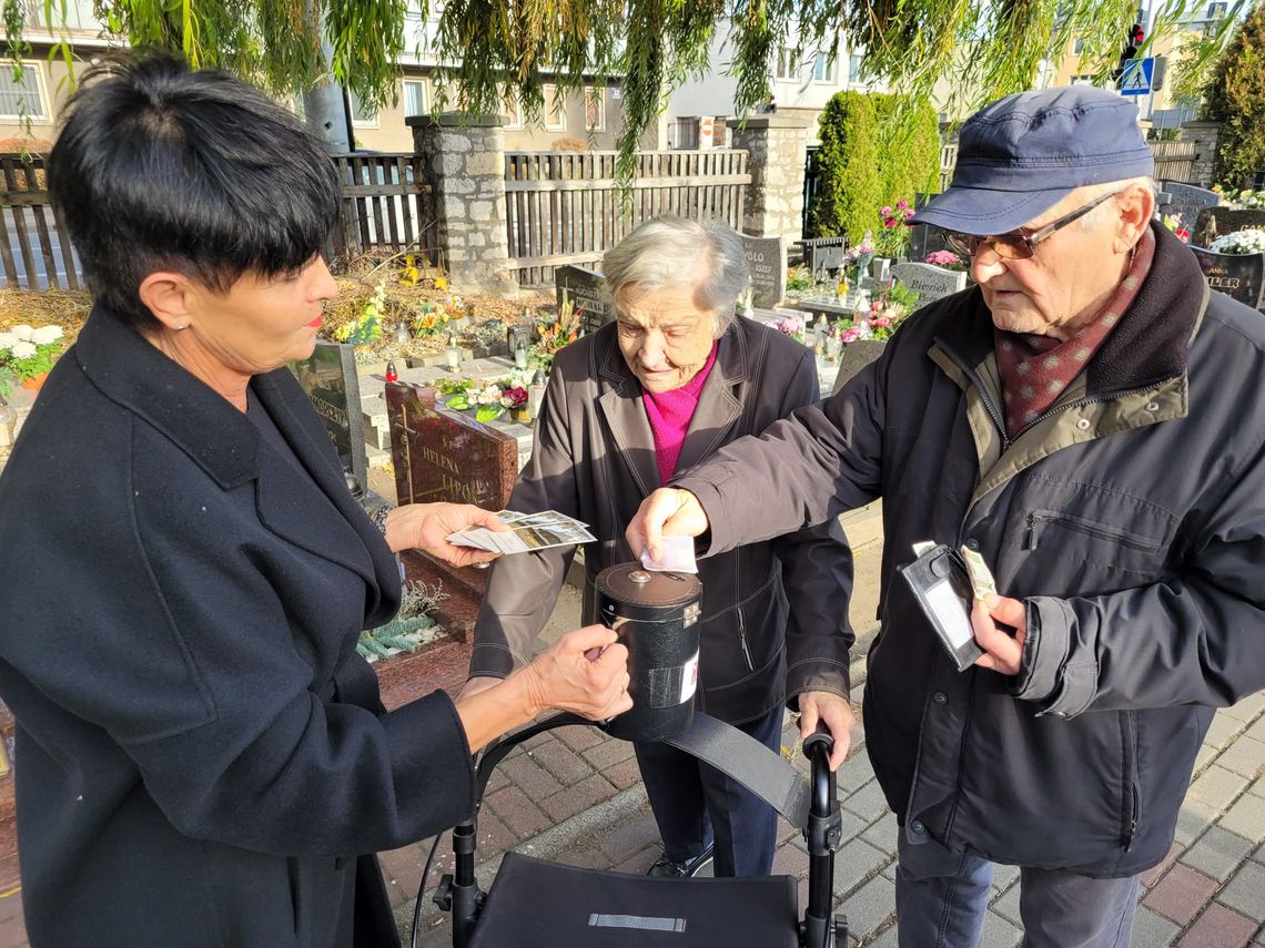 Kwesta na cmentarzu parafialnym w Strzelcach Opolskich. Na co pójdą pieniądze?