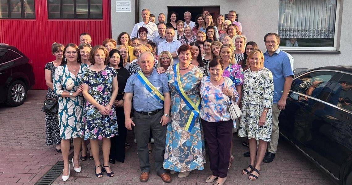 Pożegnanie w urzędzie w Leśnicy. Zasłużeni pracownicy przeszli na emeryturę Pożegnanie w urzędzie w Leśnicy. Zasłużeni pracownicy przeszli na emeryturę