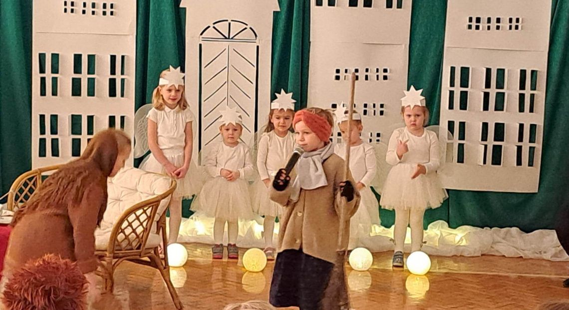 Magiczne przedstawienie w wykonaniu przedszkolaków z Zimnej Wódki
