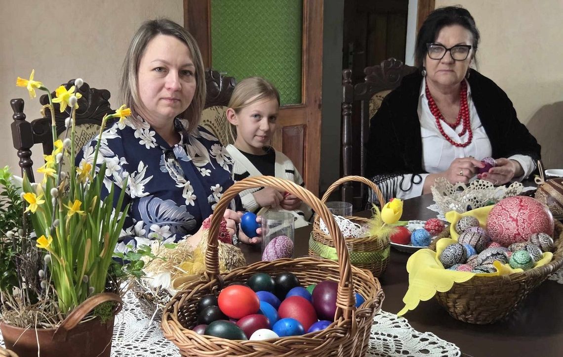 Mama, córka, wnuczka i ich kroszonkarska sztuka Mama, córka, wnuczka i ich kroszonkarska sztuka