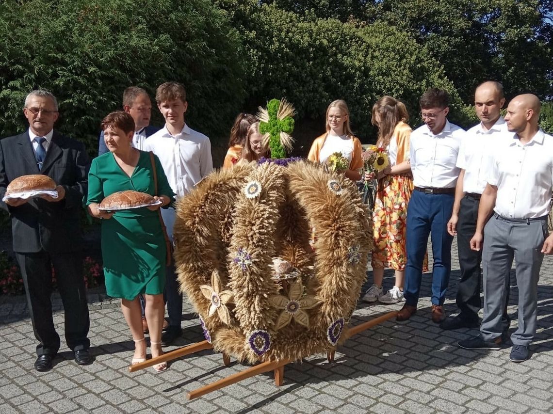 Mieszkańcy i rolnicy ze strzeleckich sołectw dziękowali za plony