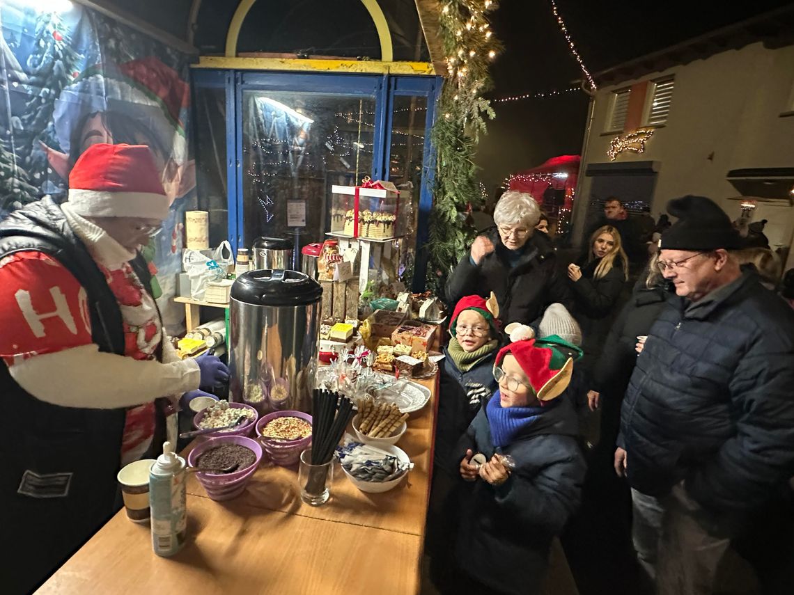 Jarmark Bożonarodzeniowy w Łaziskach. Atrakcji nie brakowało Jarmark Bożonarodzeniowy w Łaziskach. Atrakcji nie brakowało