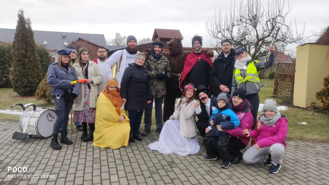 "Mieszkańcy mają wielkie serca". W Warmątowicach też wodzono bera "Mieszkańcy mają wielkie serca". W Warmątowicach też wodzono bera