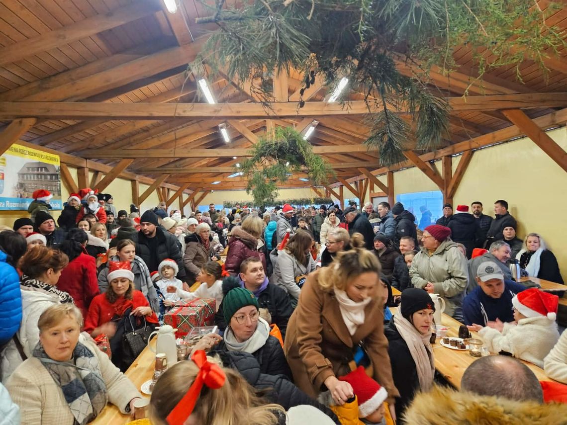 Mikołaj, muzyka i magia świąt w Rozmierce. To był wspaniały jarmark Mikołaj, muzyka i magia świąt w Rozmierce. To był wspaniały jarmark